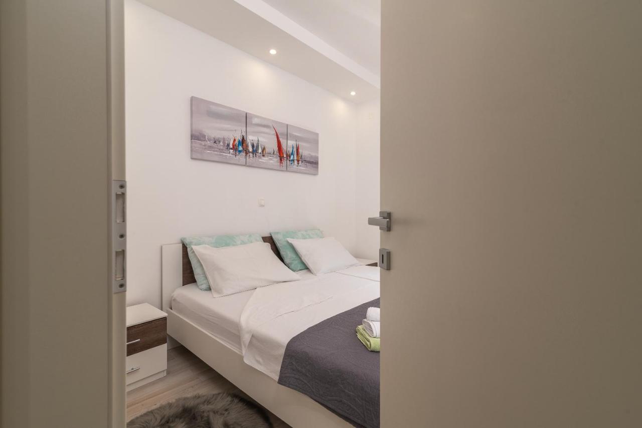 Apartment Ela Trogir Exterior photo