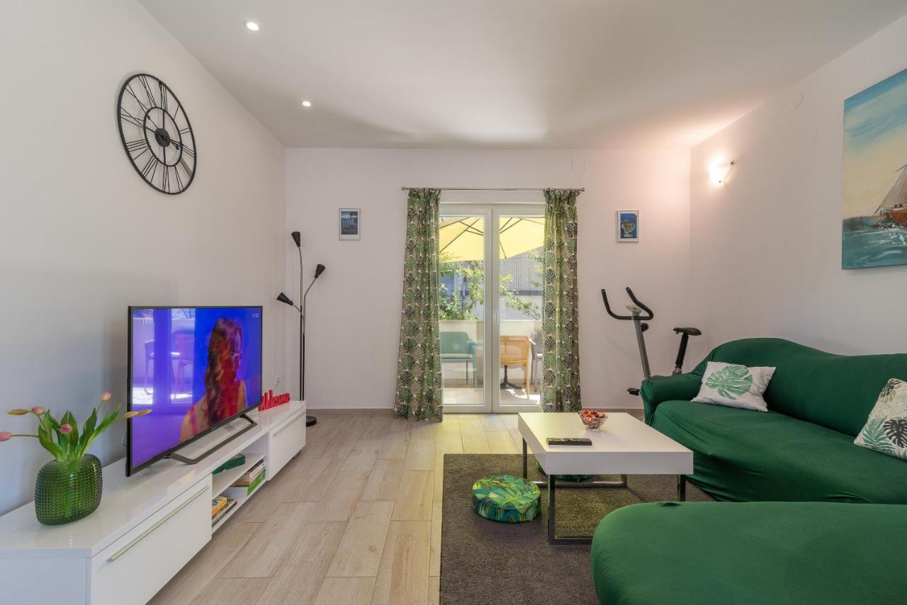 Apartment Ela Trogir Exterior photo