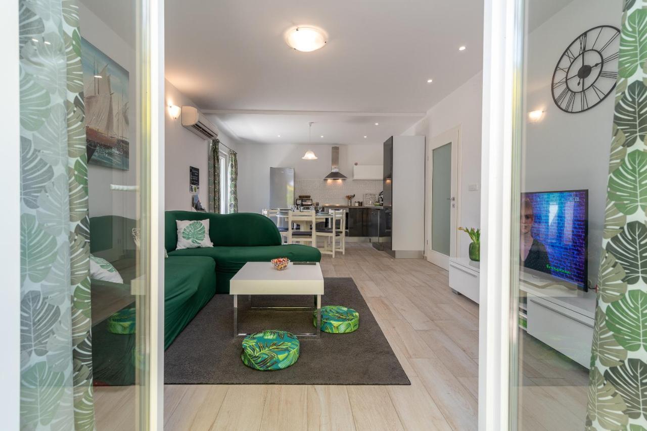 Apartment Ela Trogir Exterior photo