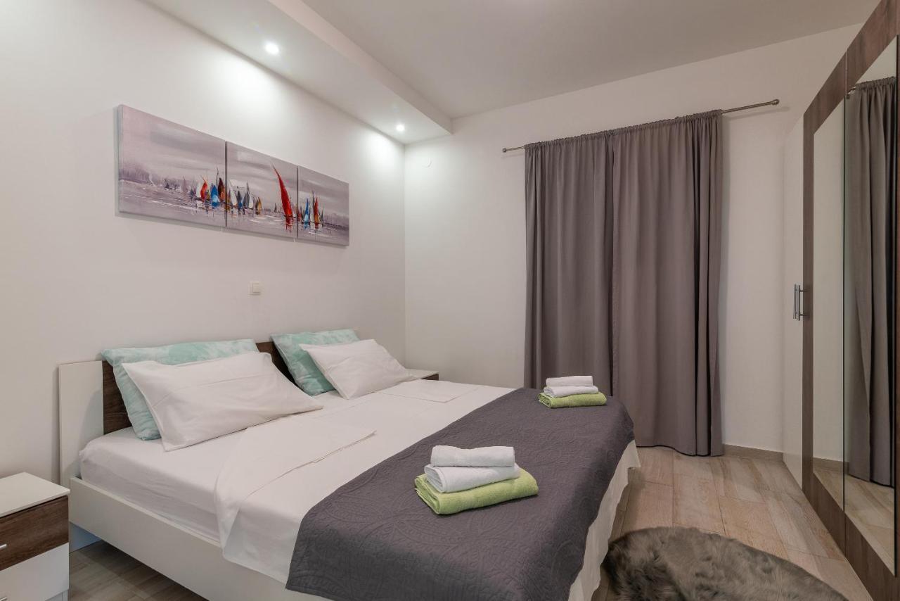 Apartment Ela Trogir Exterior photo